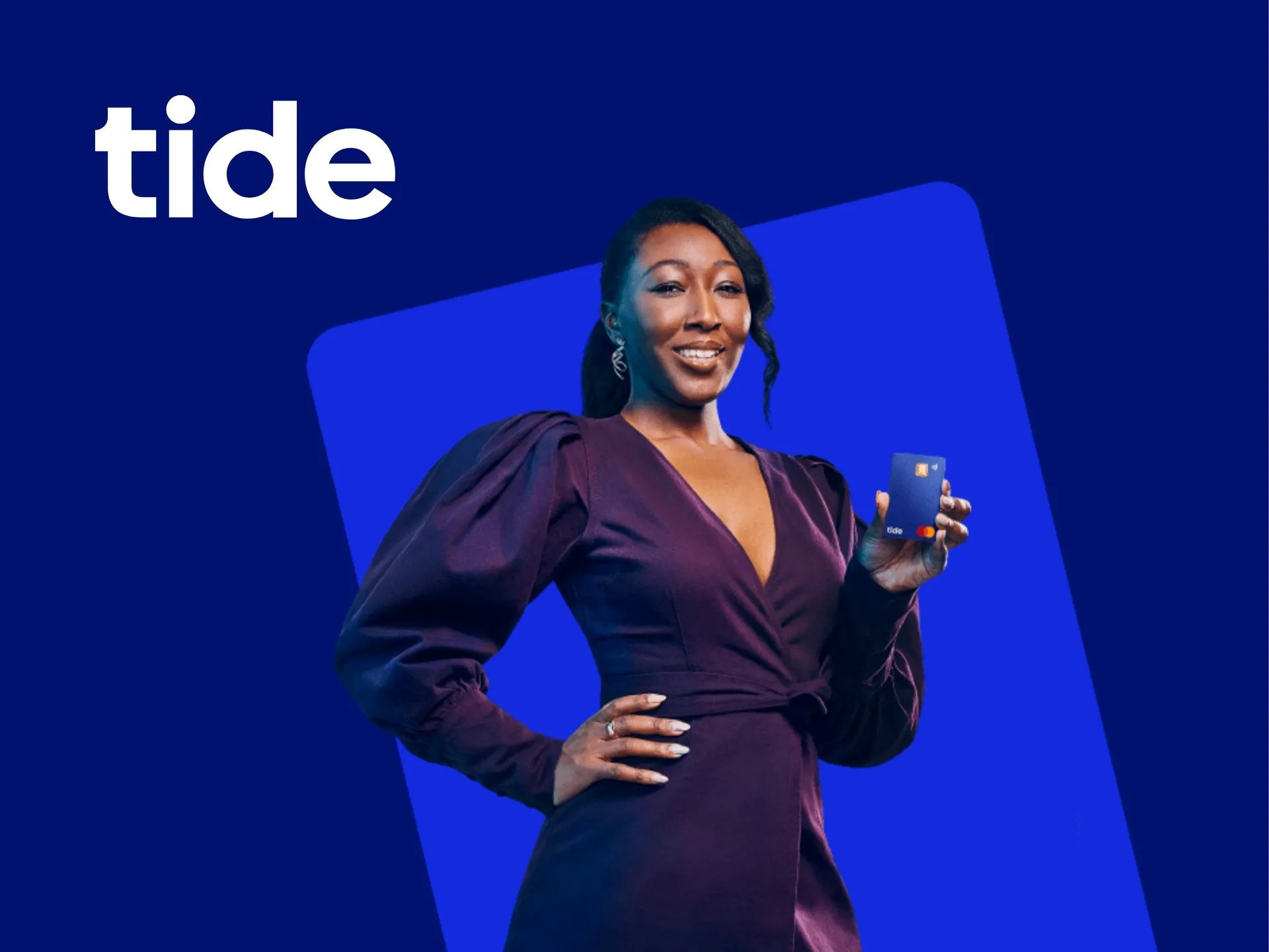 UK business owner using Tide banking app with £200 cash reward